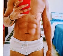 Homem trans de buceta greluda