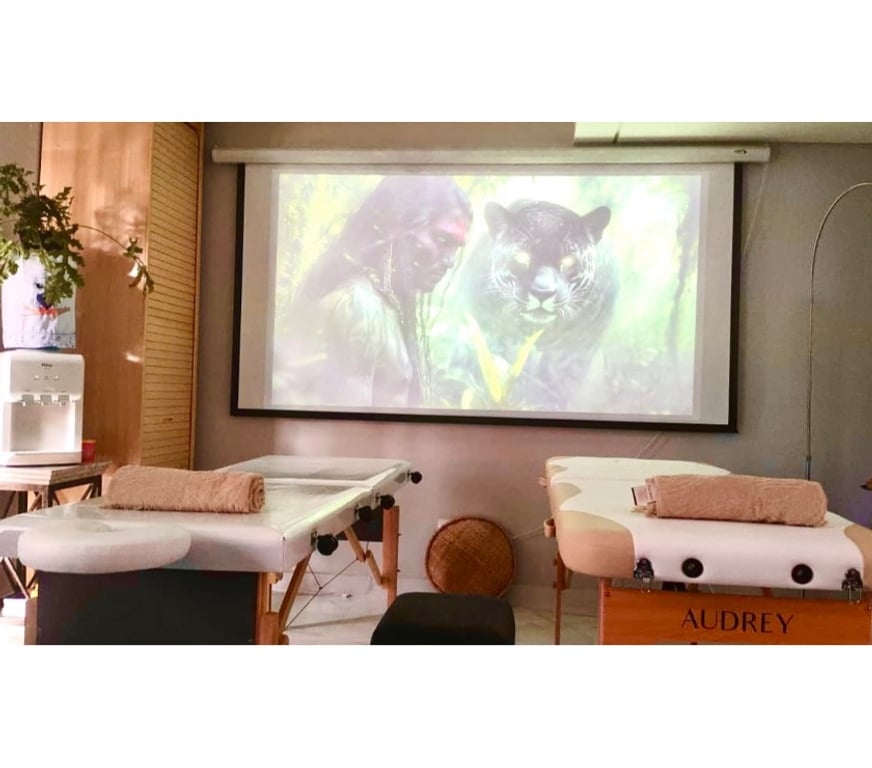 Bem-Estar - Saúde - Beleza Curitiba PR Matriz - Fotos para Massoterapeuta Wellington (Roma Spa Batel)