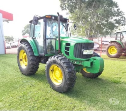 Maquinária agrícola Boqueirão Curitiba PR - images_alt_text Trator John Deere 6100J