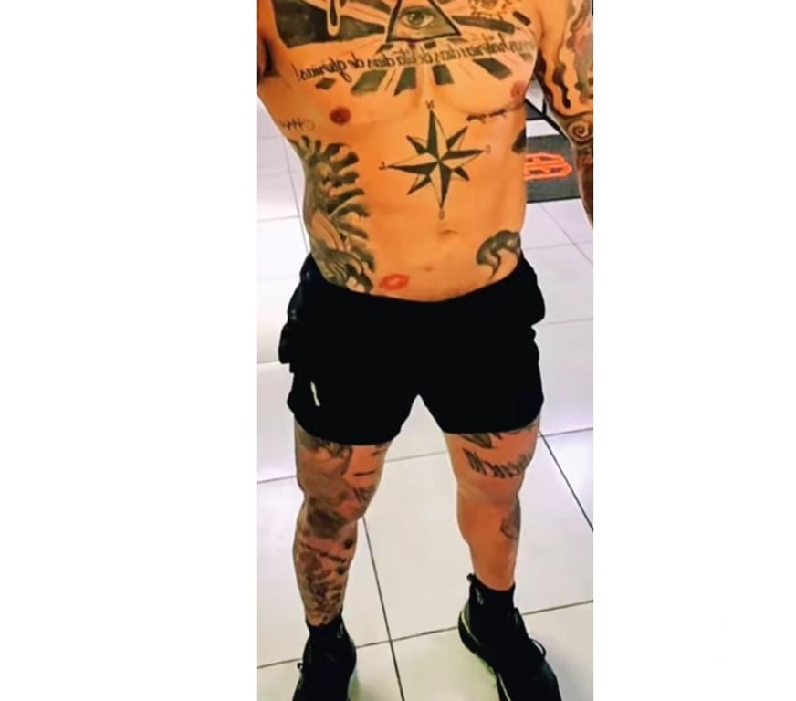 Acompanhantes masculinos Santos SP - Fotos para Boy saradotatuado