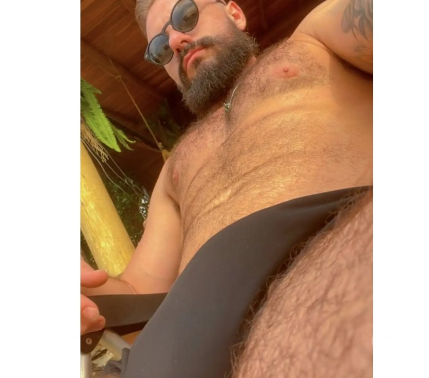 Acompanhantes masculinos Sao Paulo SP República - Fotos para SEU BARBEIRO E MASSAGISTA ✂️😋😈