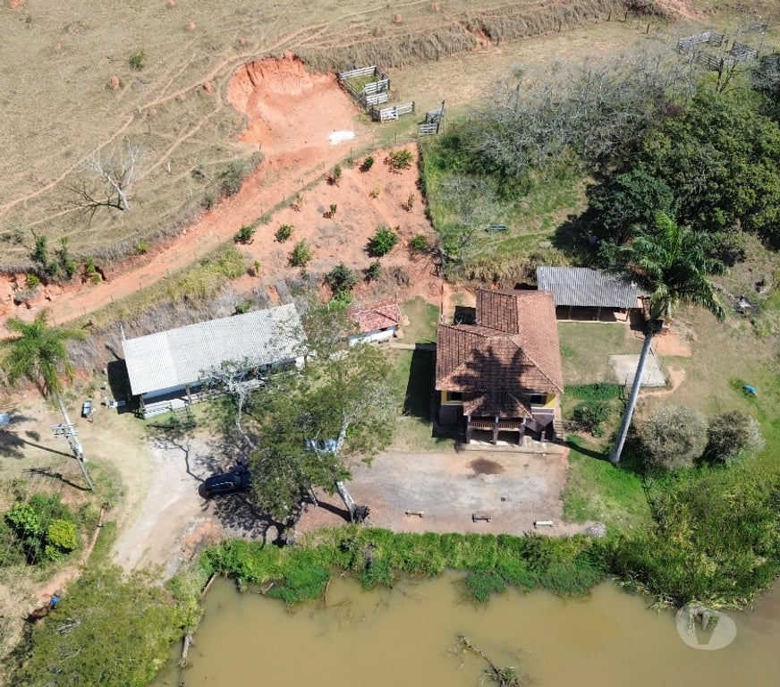 Fazendas - Sitios à venda Jambeiro SP - images_alt_text Sítio Beira da Rodovia Tamoios