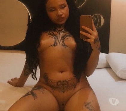 Garotas de programa - Fotos para Morena ninfeta tatuada