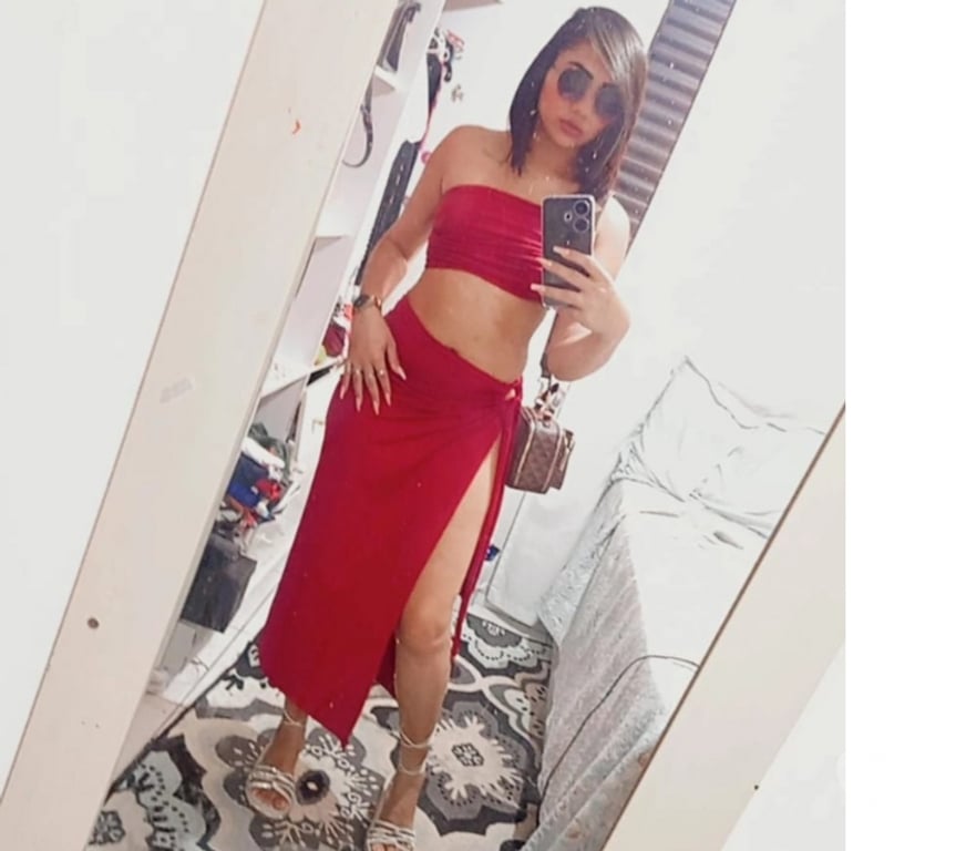 Garotas de programa Ceilandia DF - Fotos para Sou a Melissa, acompanhante recém-chegada