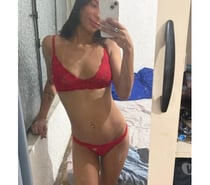 Suzy Hadassa com local ninfetinha