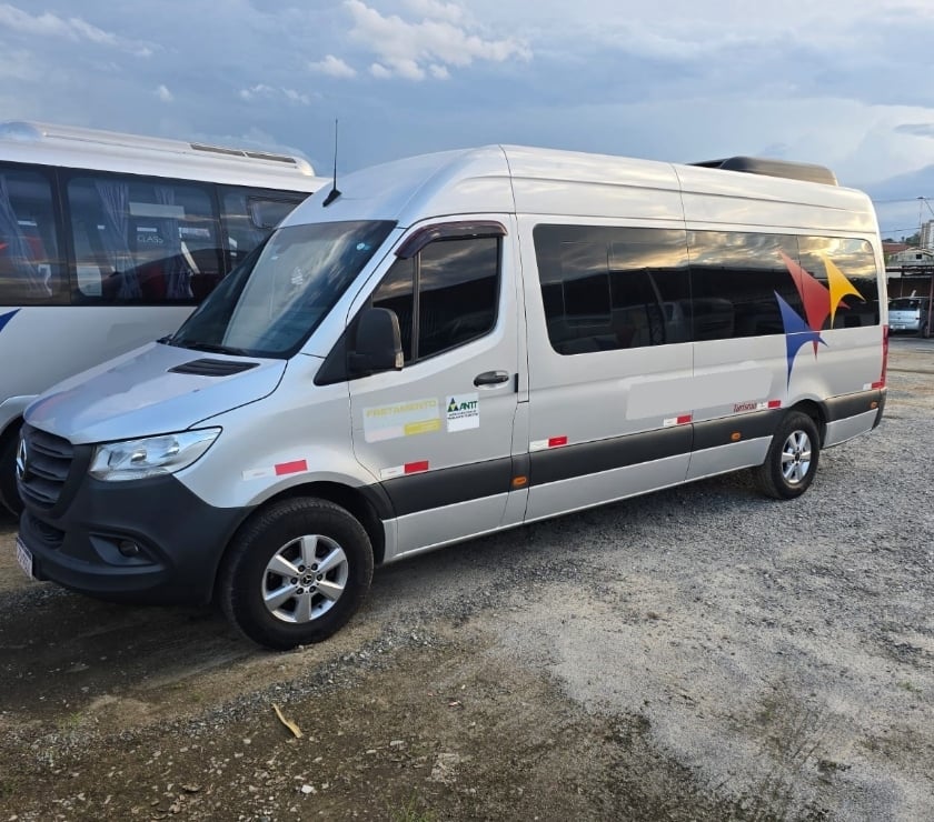  Ônibus Usados Cidade Industrial de Curitiba Curitiba PR - Fotos para Van Executiva Sprinter 416-CDi ano 2022 cód.9963