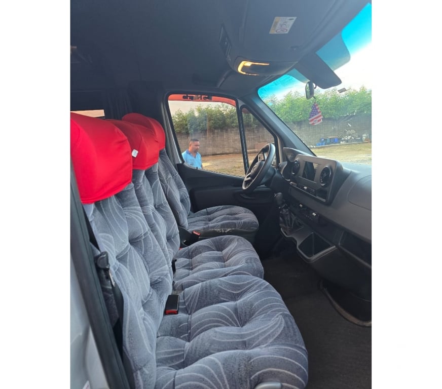  Ônibus Usados Curitiba PR Cidade Industrial de Curitiba - Fotos para Van Executiva Sprinter 416-CDi ano 2022 cód.9963