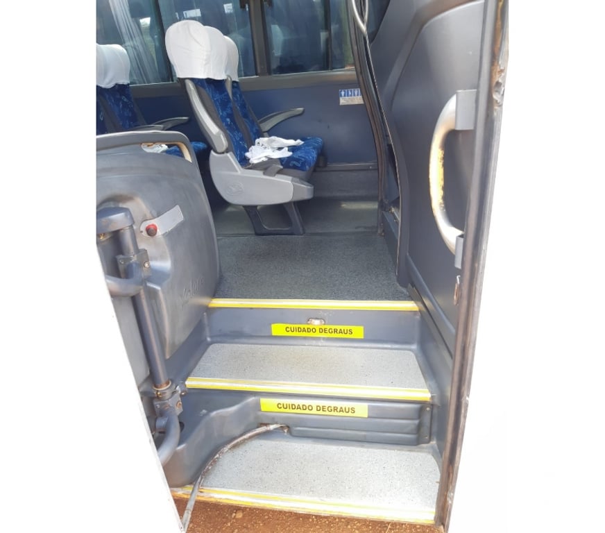  Ônibus Usados Curitiba PR Cidade Industrial de Curitiba - Fotos para Micro Onibus Volare DW-9 M.Benz 915 ano 2012 cód.9926