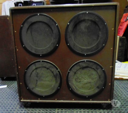 Instrumentos musicais usados Porto Alegre Sul Porto Alegre RS - images_alt_text Caixa para guitarra para 4 alto-falantes.- Cód. 017 -