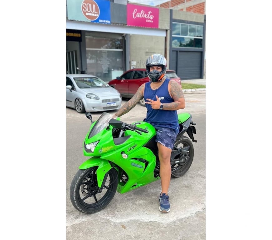 Acompanhantes masculinos Samambaia DF - Fotos para Motoboy macho Ativo