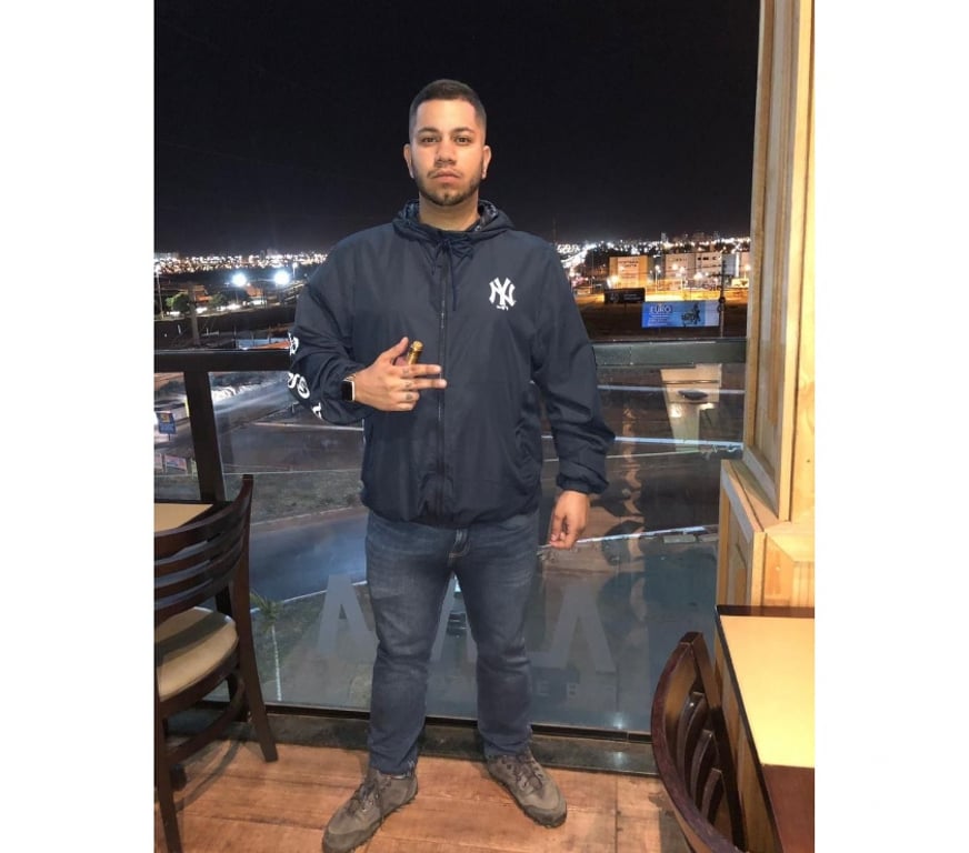 Acompanhantes masculinos Taguatinga DF - Fotos para Motoboy macho Ativo