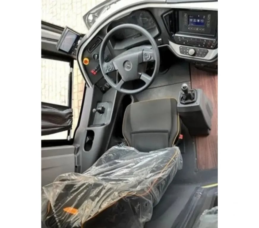  Ônibus Usados Curitiba PR Matriz - Fotos para M.BENZ – PARADISO – 2023 24 – RF. 7162