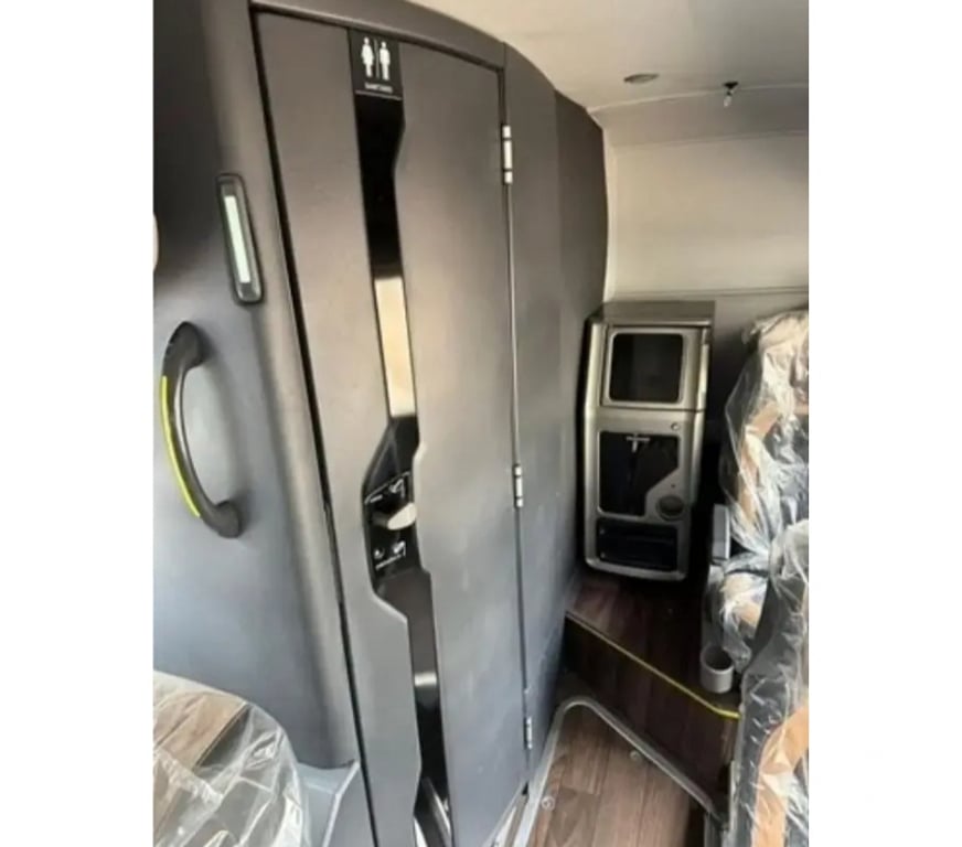  Ônibus Usados Curitiba PR Matriz - Fotos para M.BENZ – PARADISO – 2023 24 – RF. 7162