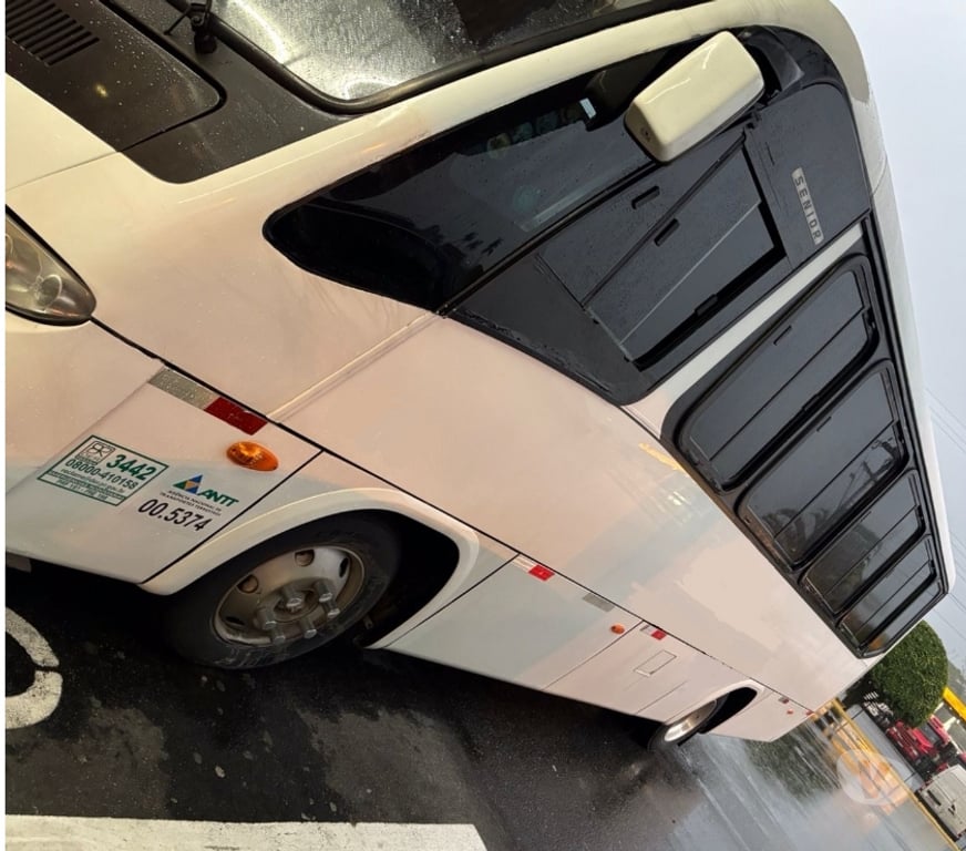  Ônibus Usados Curitiba PR Cidade Industrial de Curitiba - Fotos para Micro Onibus Senior VW 9150 ano 2012 cód.9942