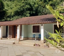 CASA LINEAR PETRÓPOLIS PEDRO RIO POUCOS MINUTOS ITAIPAVA