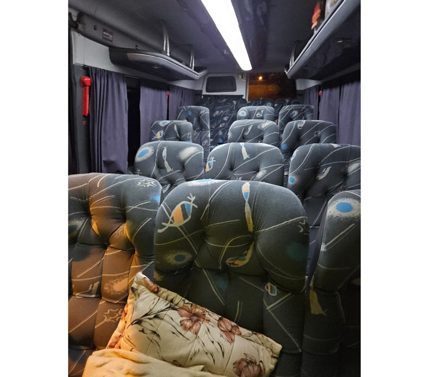  Ônibus Usados Curitiba PR Cidade Industrial de Curitiba - Fotos para Van Executiva Sprinter ano 2019 19-lugares cód.9949