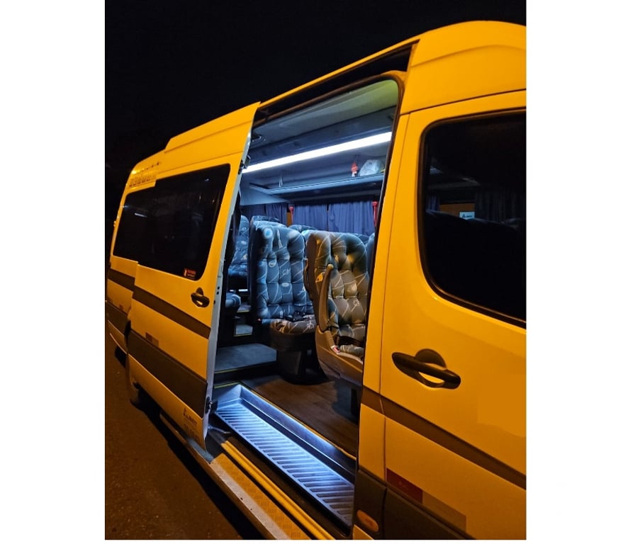  Ônibus Usados Curitiba PR Cidade Industrial de Curitiba - Fotos para Van Executiva Sprinter ano 2019 19-lugares cód.9949