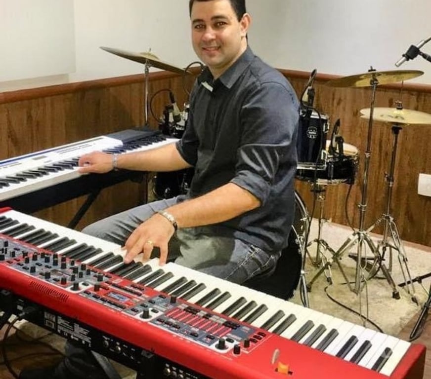 Aulas Música - Teatro-Dança Sao Paulo SP Itaquera - Fotos para Aulas de violão na zona leste de são paulo