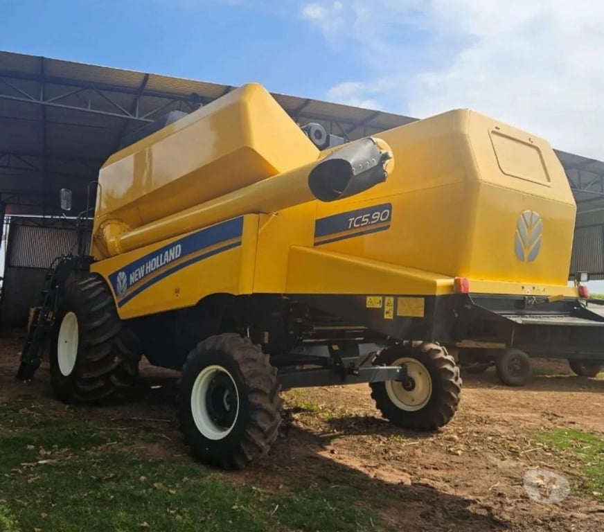 Maquinária agrícola Sertanopolis PR - Fotos para VENDO MAQUINHA NH TC5.90 2021