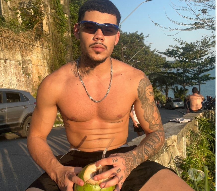 Acompanhantes masculinos Sao Vicente SP - Fotos para Roger dotado 20cm