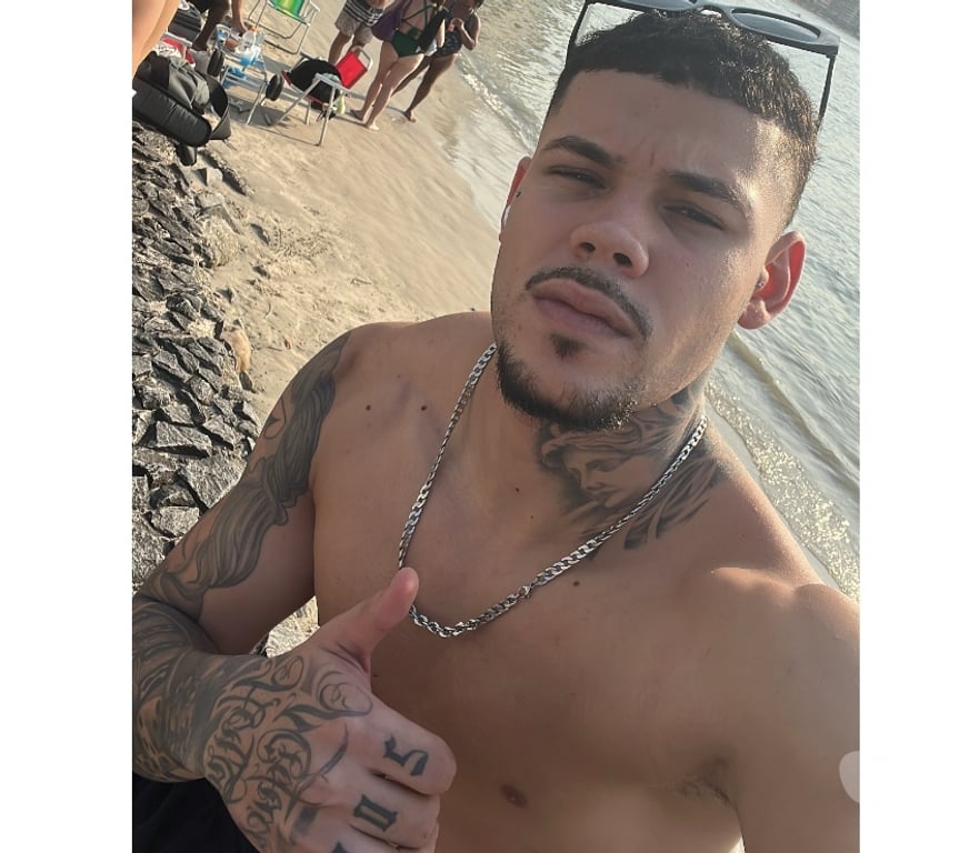 Acompanhantes masculinos Sao Vicente SP - Fotos para Roger dotado 20cm