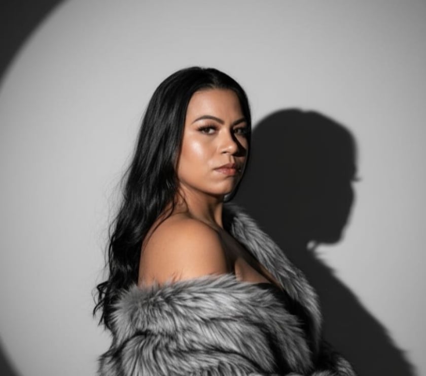 Acompanhantes - Fotos para Daya índia safada