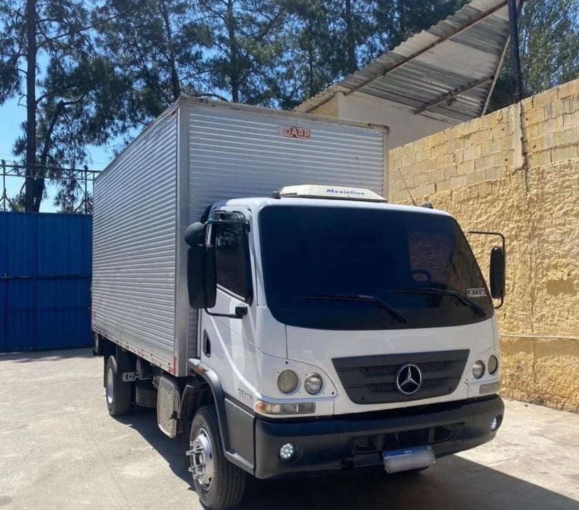  Caminhão Usado - Fotos para MERCEDES-BENZ ACCELO 1016 2012