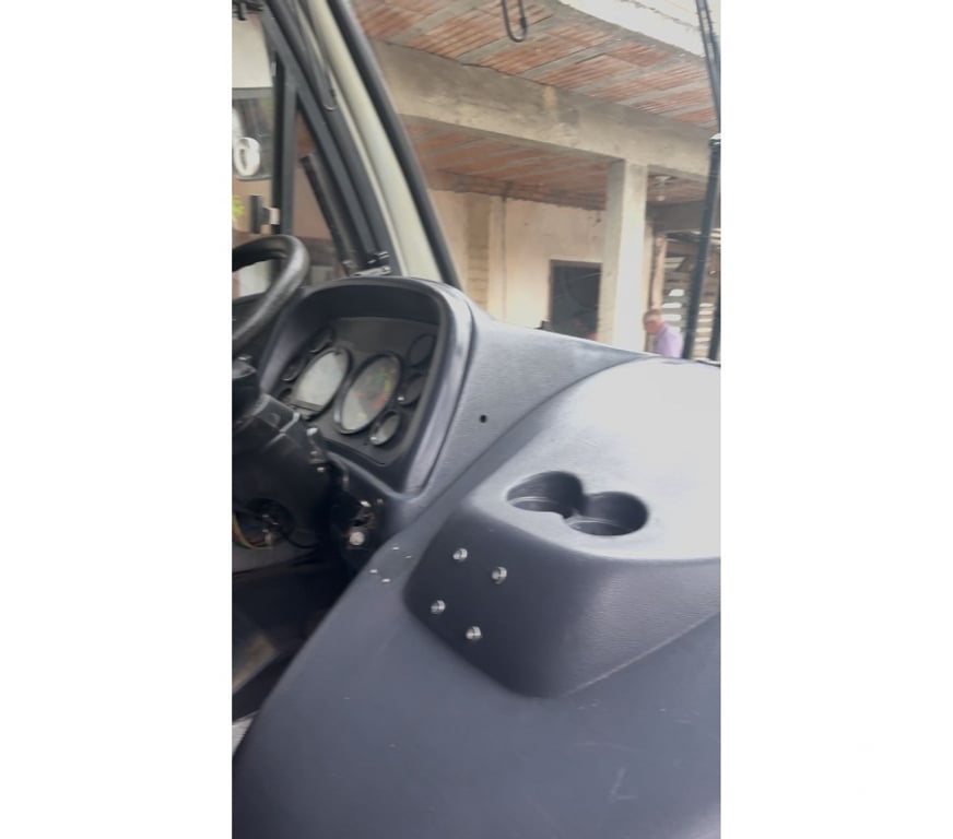  Ônibus Usados Curitiba PR Cidade Industrial de Curitiba - Fotos para Micro Onibus Neobus M.Benz lo-915 ano 2009 Cód.9954