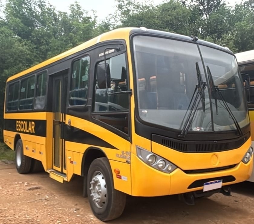  Ônibus Usados Cidade Industrial de Curitiba Curitiba PR - Fotos para Micrão Senior Midi Escolar c elecador ano 2015 cód.9955
