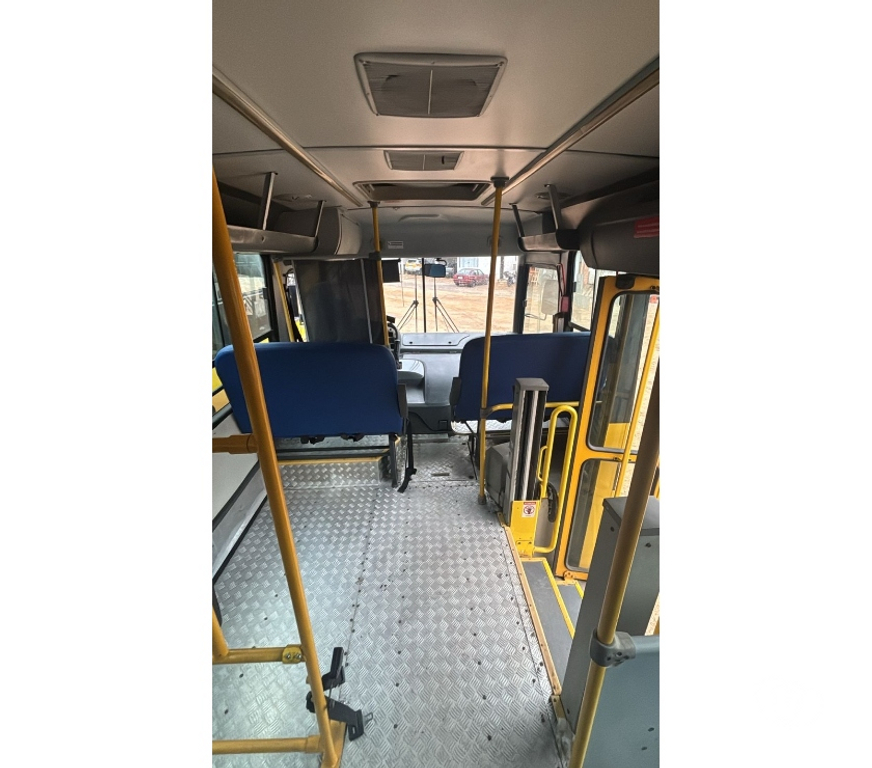  Ônibus Usados Curitiba PR Cidade Industrial de Curitiba - Fotos para Micrão Senior Midi Escolar c elecador ano 2015 cód.9955