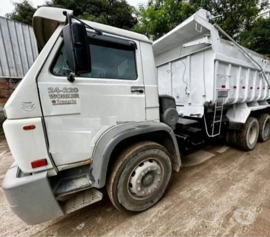 Caminhões usados Rio de Janeiro RJ Barra da Tijuca - Fotos para CAMINHÃO 24.220