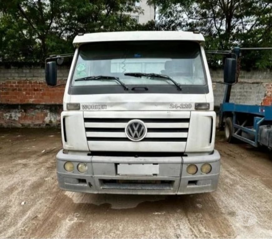 Caminhões usados Rio de Janeiro RJ Barra da Tijuca - Fotos para CAMINHÃO 24.220