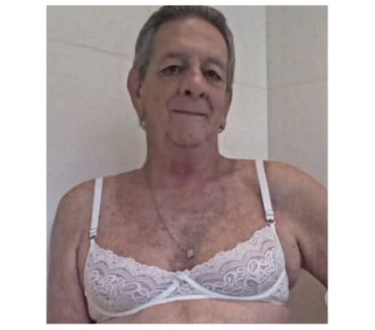 Homem procura Homem - Fotos para Putinho de calcinha quer dar e chupar.