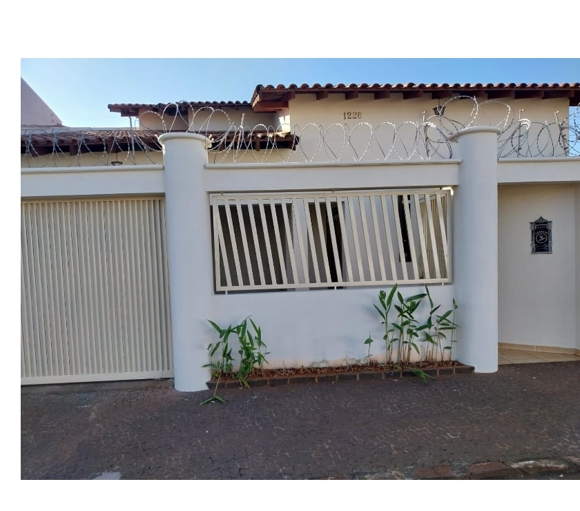 Casas para alugar - Fotos para Aluga uma casa no centro de Ituiutaba.