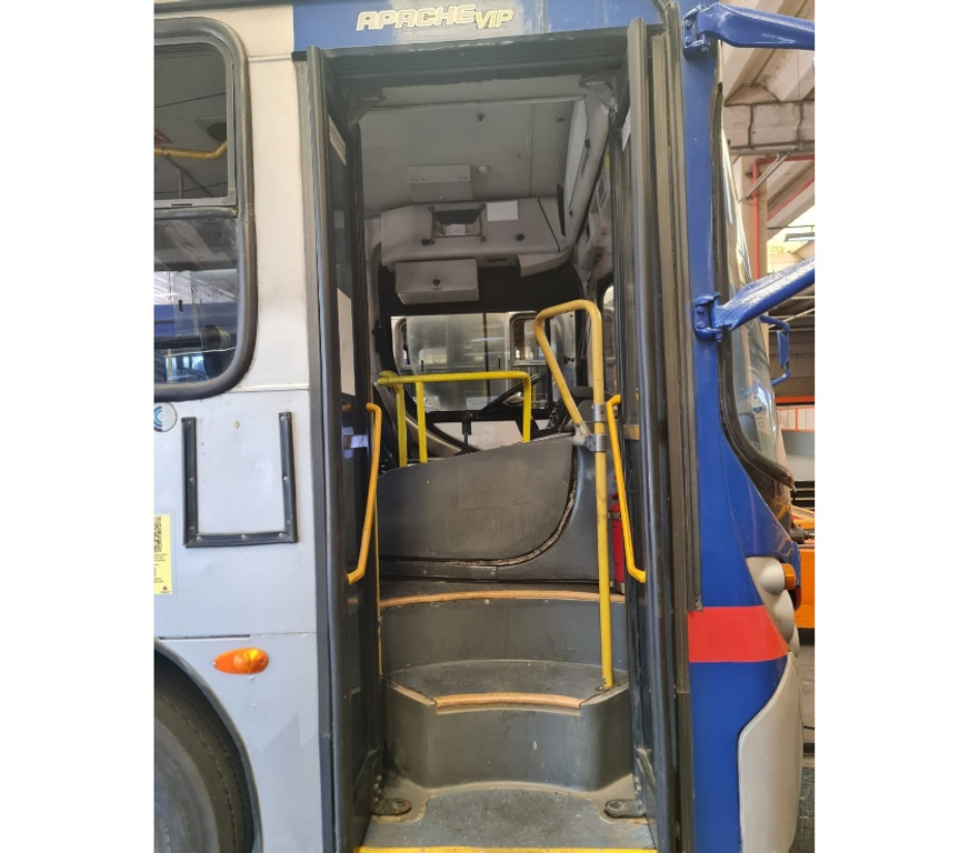  Ônibus Usados Curitiba PR Cidade Industrial de Curitiba - Fotos para Onibus Urbano Caio Ap.Vip VW 17230 MWM ano 2012 cód.9973