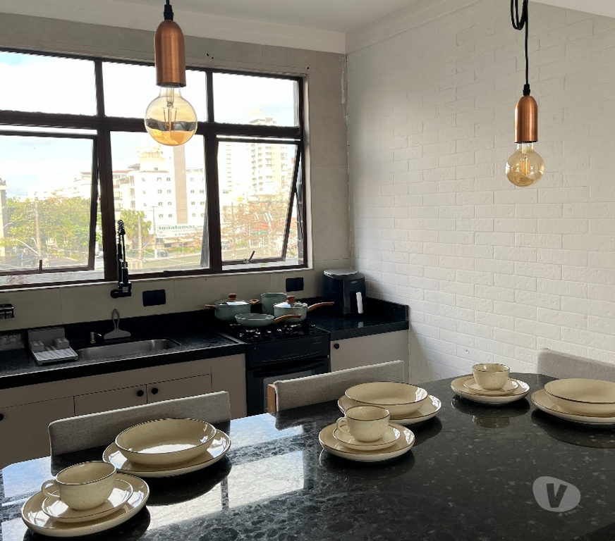 Apartamentos a venda Guaruja SP - images_alt_text Apartamento de 2 Qts com Suíte Móveis Planejados Reformado