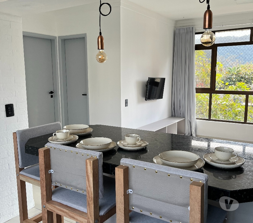 Apartamentos a venda Guaruja SP - images_alt_text Apartamento de 2 Qts com Suíte Móveis Planejados Reformado