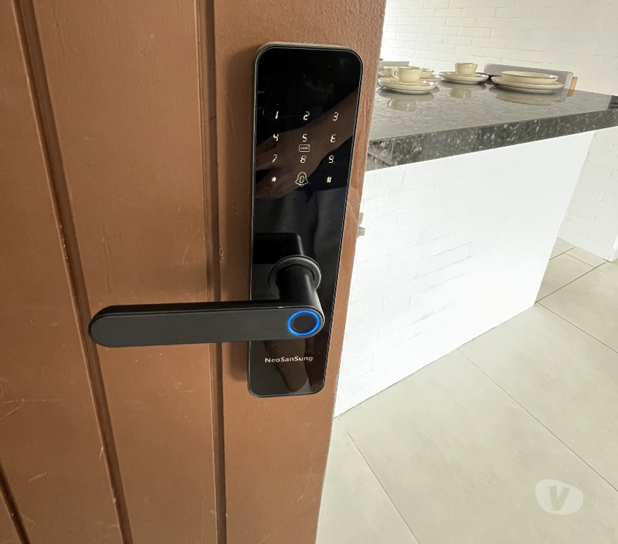 Apartamentos a venda Guaruja SP - images_alt_text Apartamento de 2 Qts com Suíte Móveis Planejados Reformado