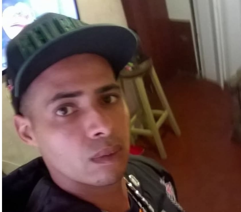 Encontros Casuais - Fotos para Homem moreno procura mulheres ou casais