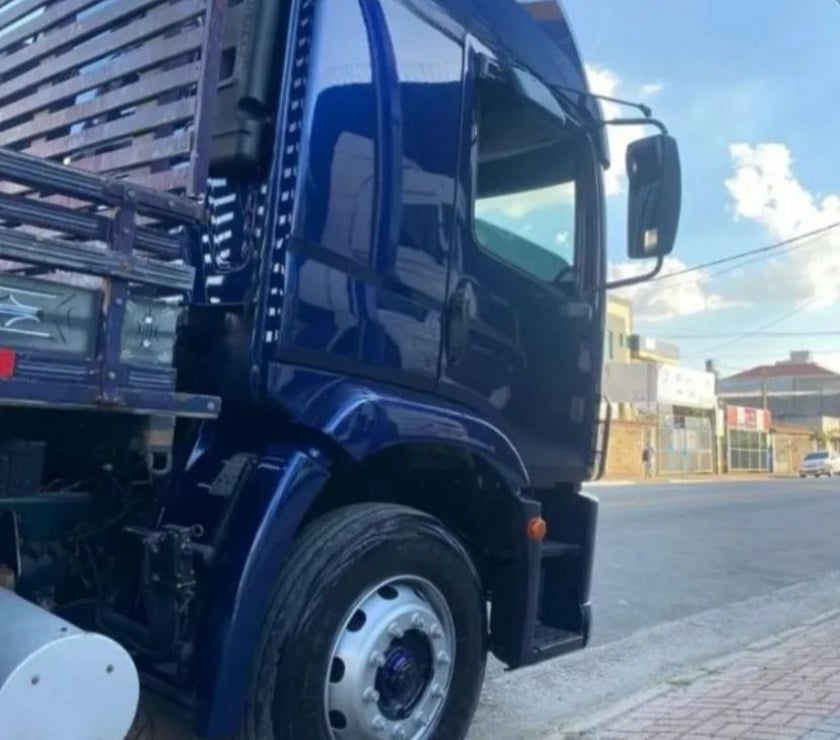 Caminhões usados Apucarana PR - Fotos para Volkswagen Constellation