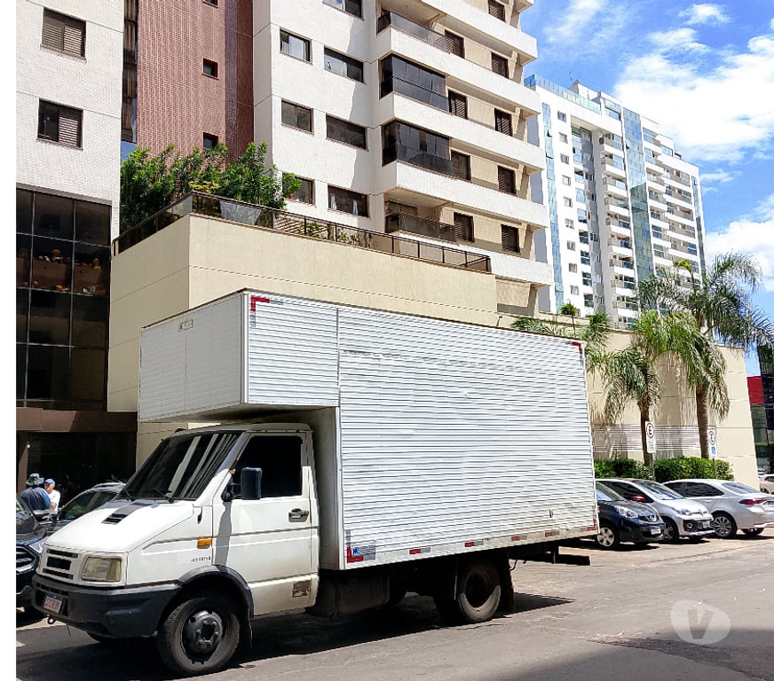 Mudanças - Frete Brasilia DF Aguas Claras - Fotos para Caminhão baú para mudanças com ajudante e montador