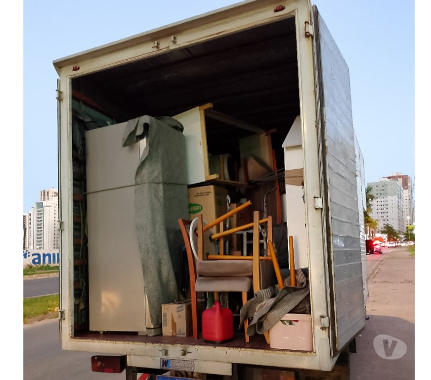 Mudanças - Frete Brasilia DF Area Octogonal - Fotos para Caminhao baú de mudança com ajudantes Sudoeste Octogonal