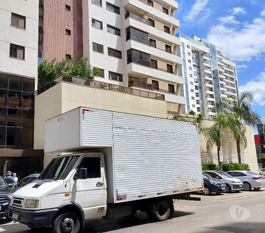 Mudanças - Frete Guara DF - Fotos para Mudança Comercial Caminhão Baú c ajudante e montador