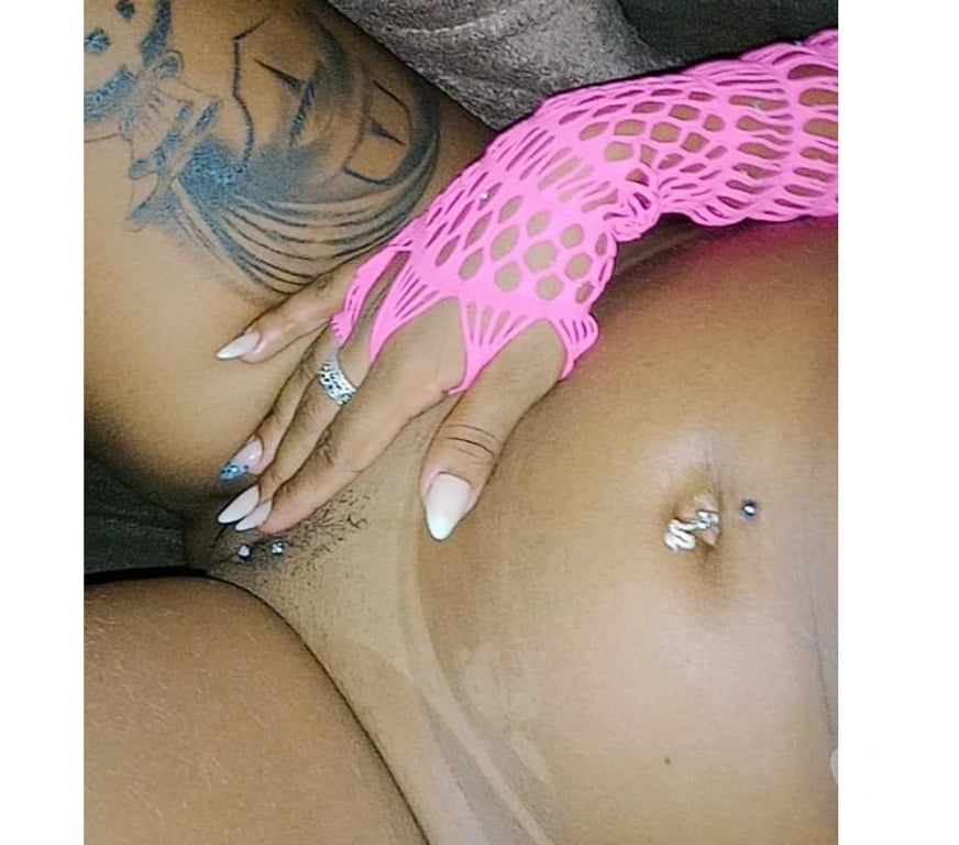 Garotas de programa Trindade GO - Fotos para Fazendo um anal bem gostoso 😼