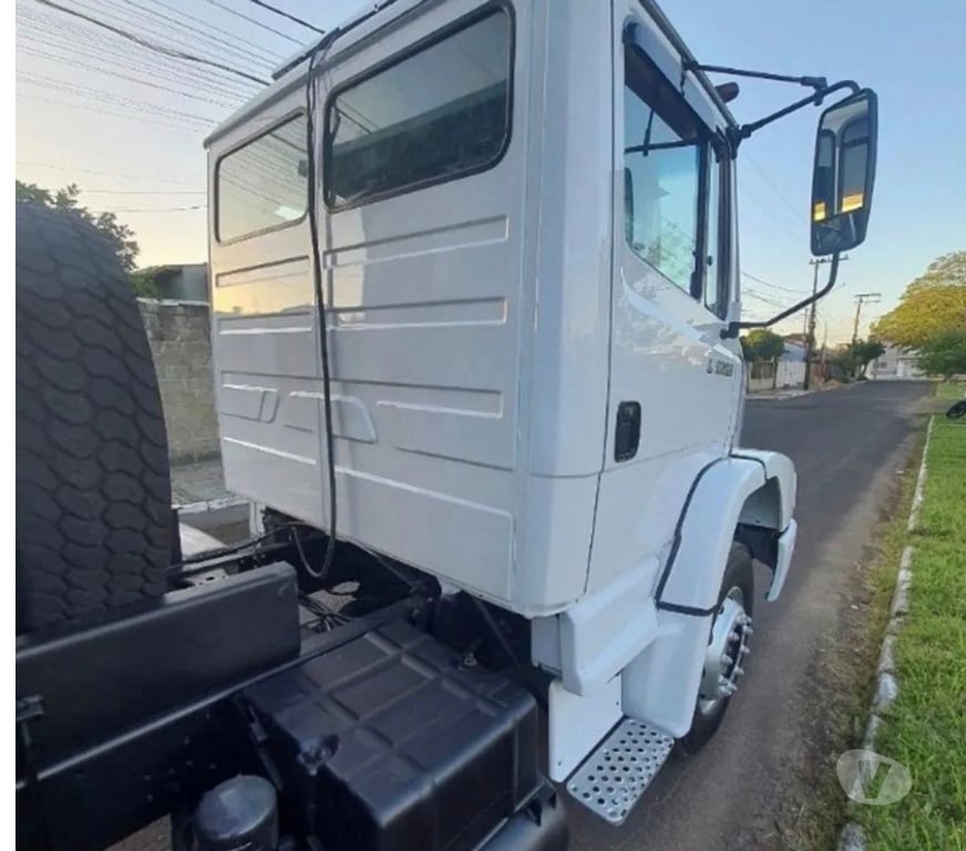 Caminhões usados Londrina PR - Fotos para Mercedes benz 1620 6x2 ano 2010 Caçamba