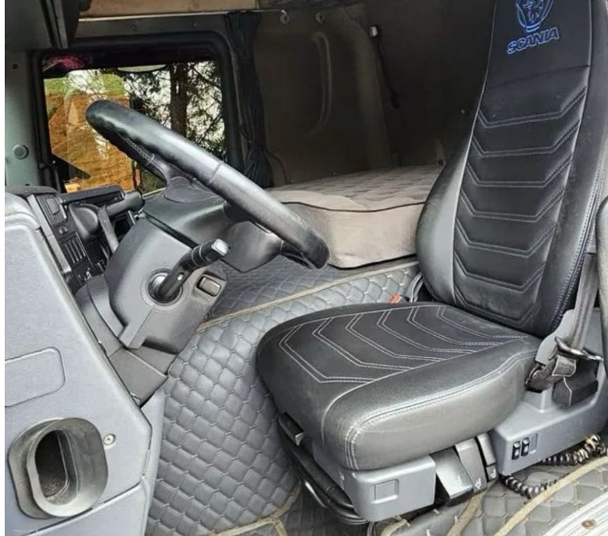 Caminhões usados Machadinho d`Oeste RO - Fotos para Scania P310 8x2 2018