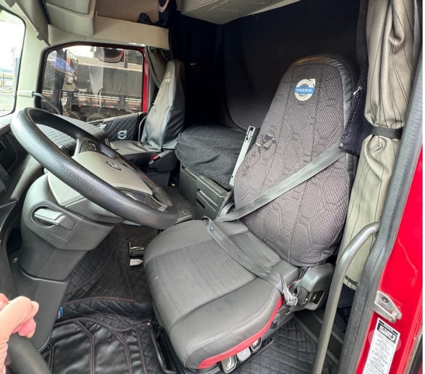 Caminhões usados Urupa RO - images_alt_text Volvo FH 460 6x2 e Carreta Randon LS