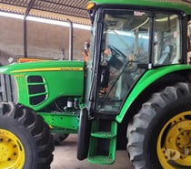 Trator John deere6110j ano 2014