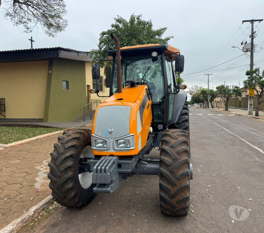 Caminhões usados Sao Jose dos Campos SP - Fotos para Trator Valtra Bm100