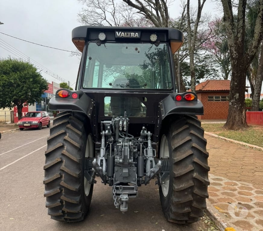 Caminhões usados Sao Jose dos Campos SP - Fotos para Trator Valtra Bm100